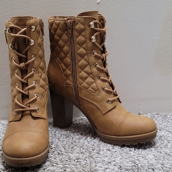 Boots - Picture 1 of 3